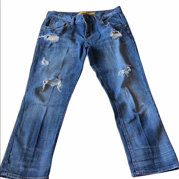 Refuge Distressed Cropped Jeans - Picture 2 of 8
